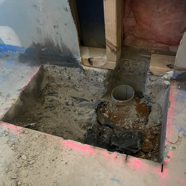 QUICK CUT & REMOVE ⚡️

Concreters accidentally poured over the ensuite waste 🫠
Cut, removed and ready to remediate within the hour with the use of @husqvarna_construction_au battery operated handsaw. 

Emergency works? Stress less..
📲 0477 444 474 | 📧 info@premiercc.com.au
#MelbourneConcreteCutting #ConcreteCuttersMelbourne #Construction